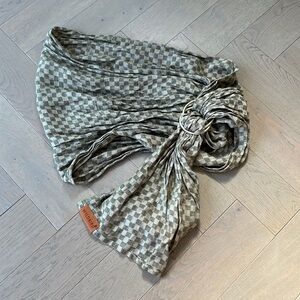 Wild bird linen carrier with gold ring 74” length EUC